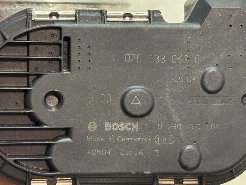 Válvula de carrocería del acelerador 07C133062C OEM Lamborghini Aventador Foto 2 de 4