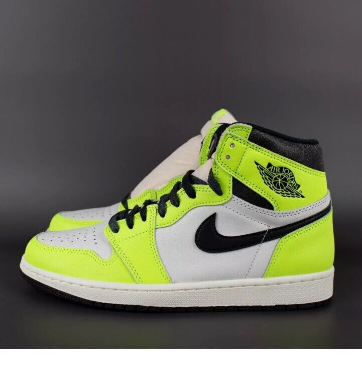 Size 12 - Air Jordan 1 Retro High OG Visionaire Yellow Size 12 - Air Jordan 1 Retro High OG Visionaire Yellow