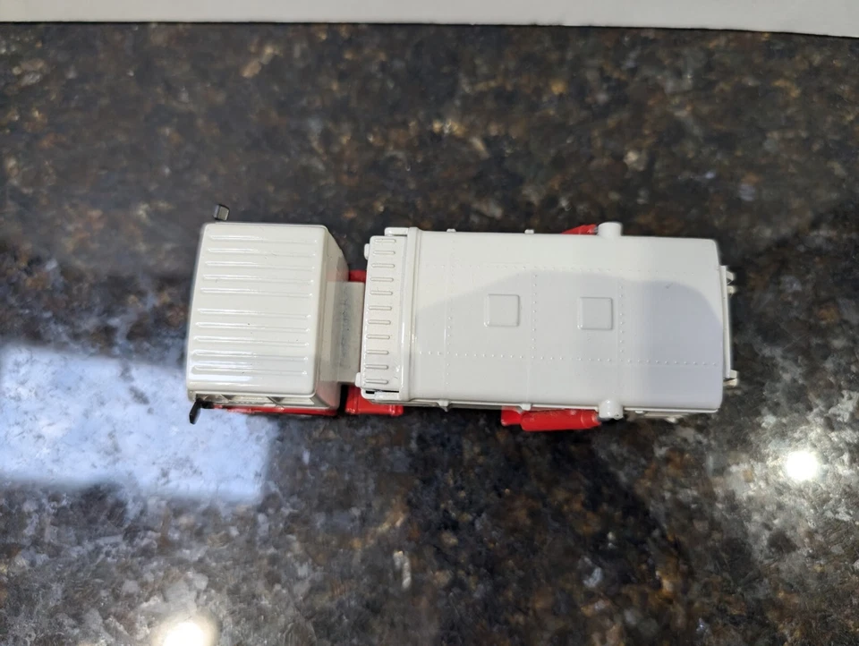 Camión de basura Siku escala 1:55 2511 Mercedes 2232 modelo diecast blanco/rojo Foto 2 de 4