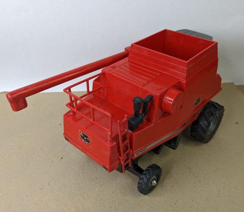 Massey Ferguson 8780 Combine Tractor Diecast ERTL 1/24 Scale - Picture 6 of 9