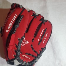 Easton Youth Boys RHT Red Baseball Glove 9  Pattern ETX 9N    