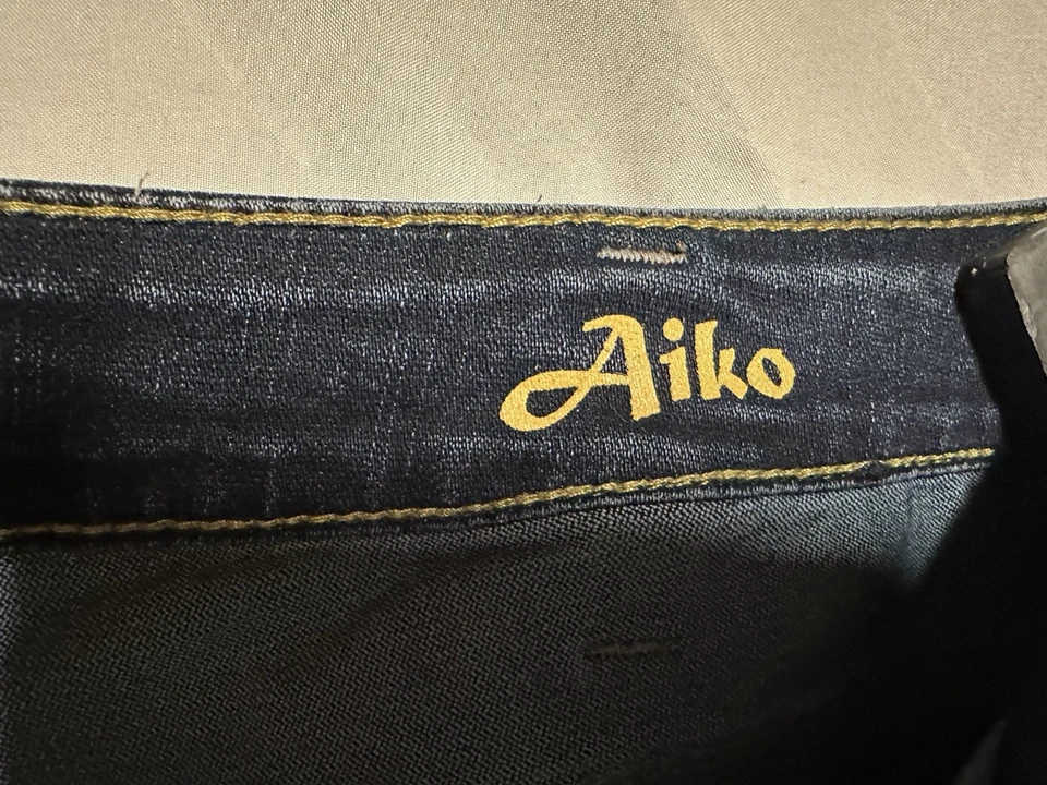 SILVER Women's Jeans Denim Blue Aiko Size 16 Bootcut  Dark Wash - Image 3 of 4