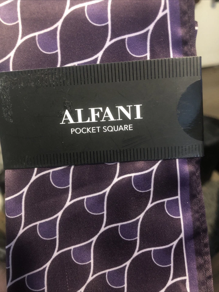 Cuadrado de bolsillo con estampado geográfico Alfani para hombre (ciruela, talla única) Foto 3 de 4