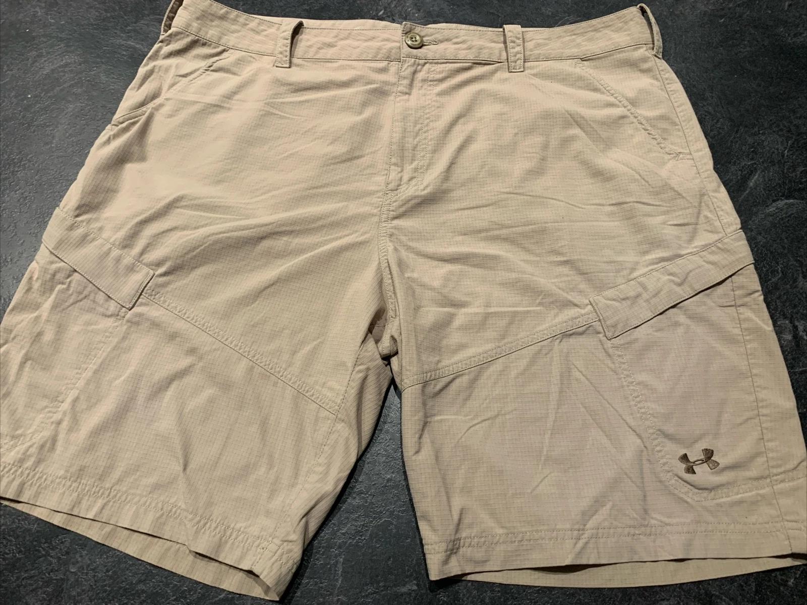 Under armour 42 x 10" Khaki Ripstop Fishing Hunting Mens Cargo Shorts