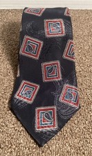 Oscar De La Renta Tie 56  L 3.75  W Paisley