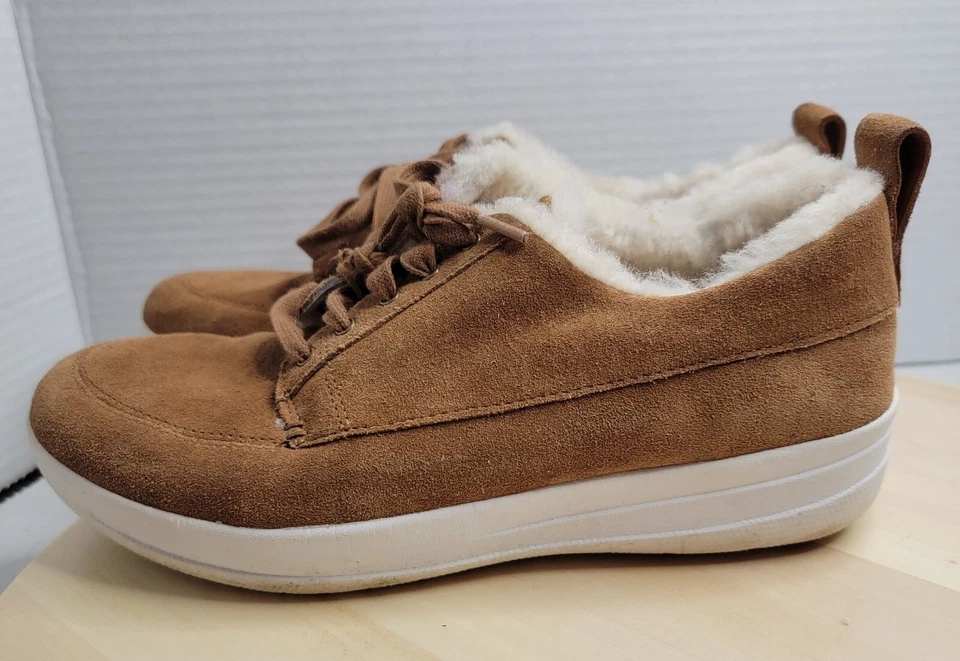 Tênis FITFLOP Glenda Shearling camurça marrom tombado EUA 7.5 pele de carneiro - Imagem 2 de 4