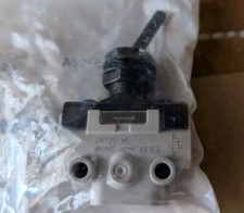 Lot of 10 SMC VM122-M5-08A 2-port Mechanical Air Valves New Wholesale Price