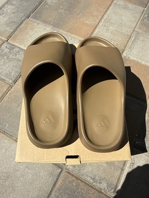 adidas Yeezy Slide Brown Men's Sandals US 9 Lightweight EVA New HQ6448