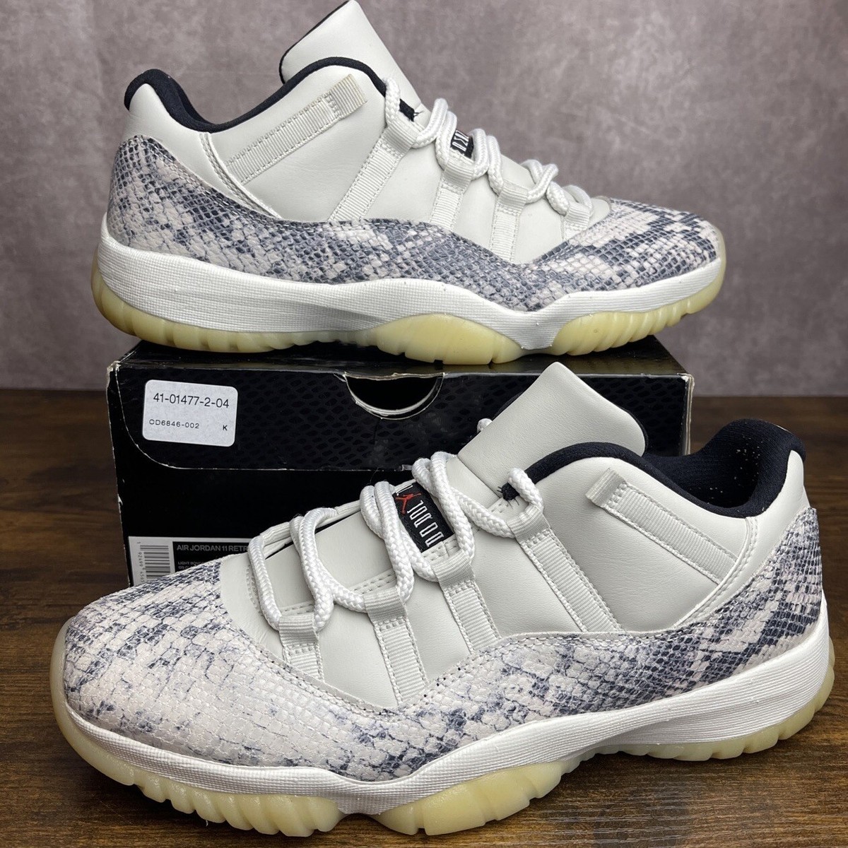 Air Jordan 11 Retro Low Light Bone Snakeskin Size 9.5 CD6846