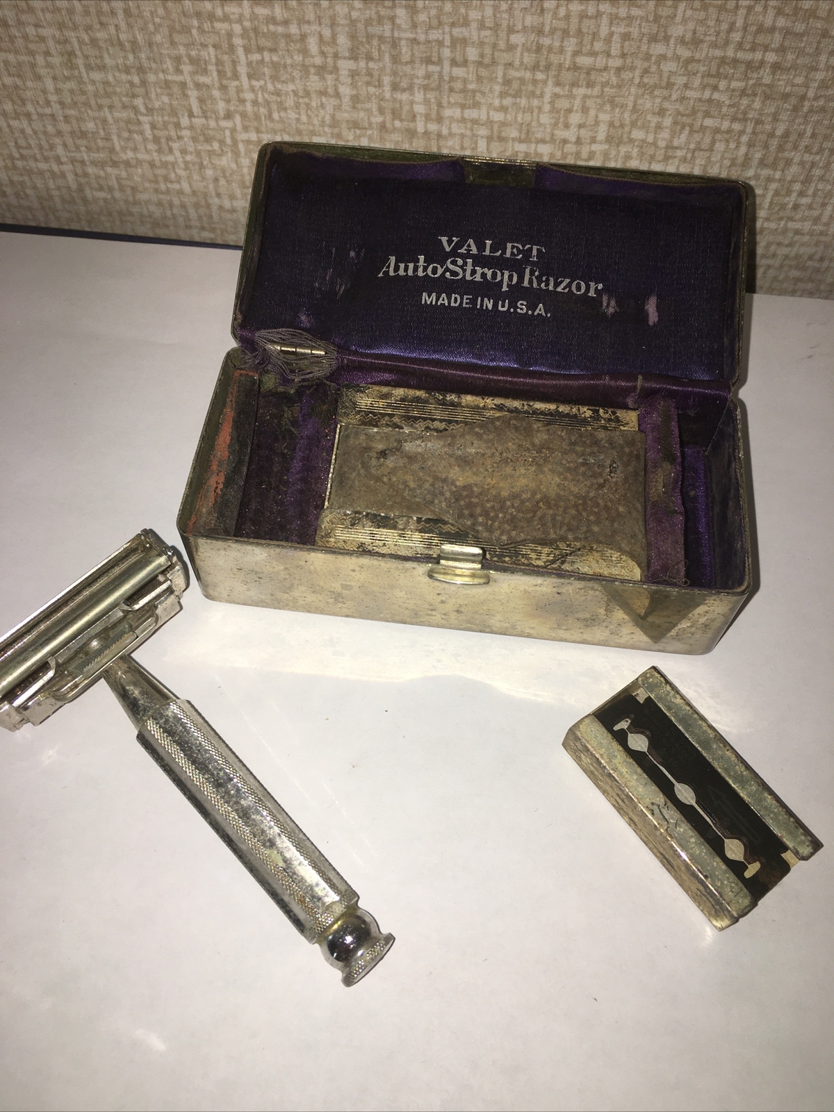 Vintage Valet Auto Strop Razor In Original Box Case Blades & Strop (3