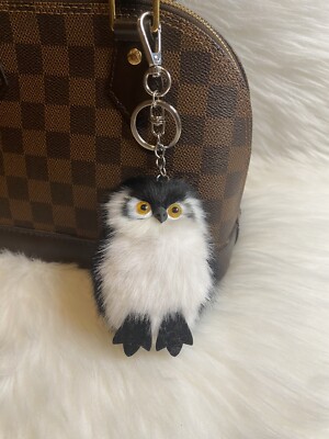 Lucky Owl Keychain Bag Charm Car keyring Woman Fashion Pom Pom Keychain Black