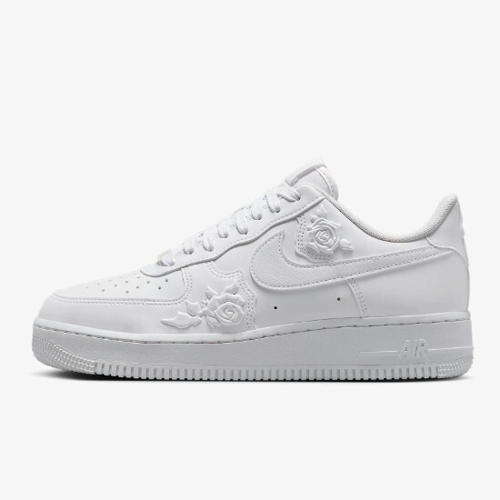 Кроссовки Nike Womens Air Force 1 07 White Roses (HF2016-100) доставлены в ускоренном порядке