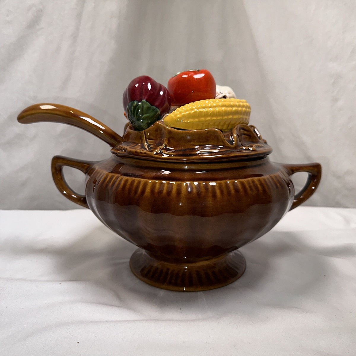 Vintage California Pottery Vegetable Soup Tureen 663-2650 650-5
