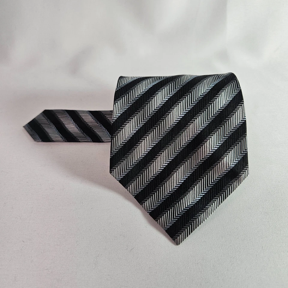 Corbata Cezani 100 % seda hecha a mano rayas negras grises 4" x 58" Foto 2 de 4