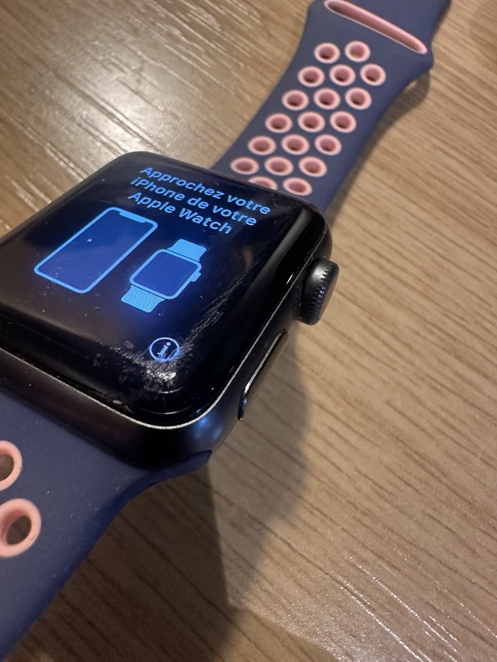 Apple Watch Series 3 - 38/42mm - GPS/Cellular  All Colours - Average - Image 3 of 4