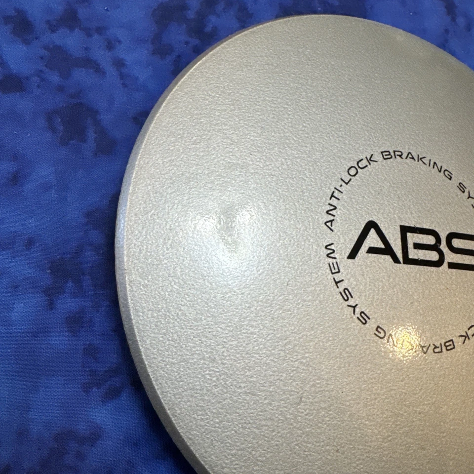 ONE 1992-1993 Pontiac Bonneville SSEi # 6504 tapa central de rueda plateada # 25551446 Foto 4 de 4