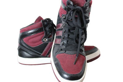 Herren,Adidas,Sneaker,Gr,42,Farbe,Schwarz,Dunkelrot,Made in Vietnam,Leder,Herbst