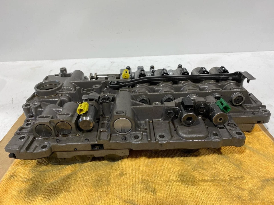 Audi Q7 Volkswagen Touareg 2015 carrocería de válvula de transmisión C8325039 92 k millas (TL) Foto 3 de 4