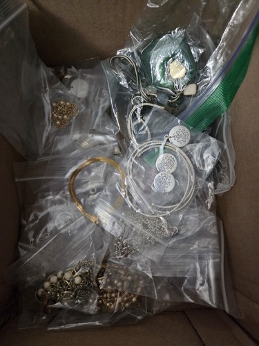 Fashion Jewelry Lot Over 4 Pounds - Picture 8 of 10