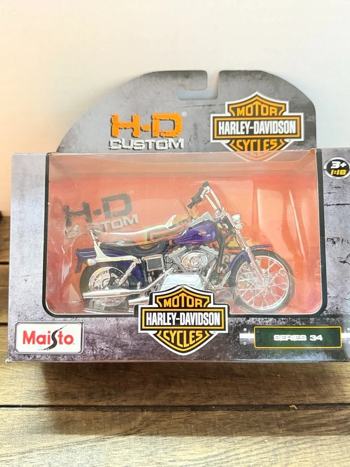 Maisto Harley-Davidson HD Custom Series 34 1:18 Dyna Wide Glide NIB 2016 - Image 4 of 4