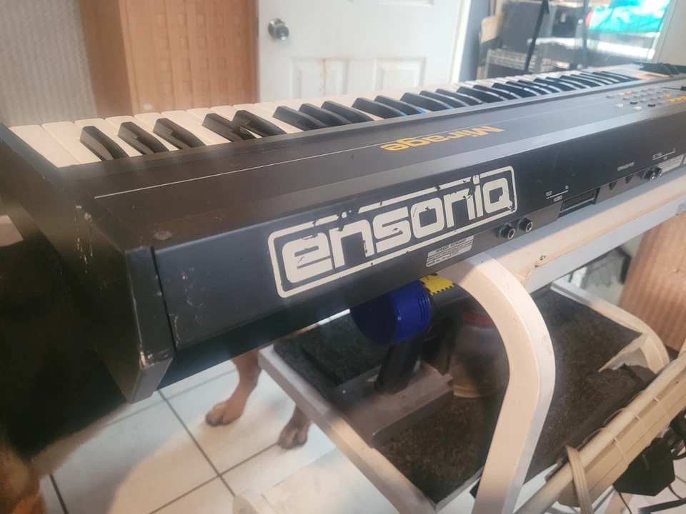 Teclado de muestreo digital Ensoniq Mirage DSK-8, con disco OS V2. Foto 3 de 4