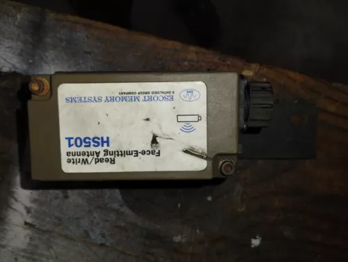 (3) Escort Memory system HS501 face/emmiting antenna