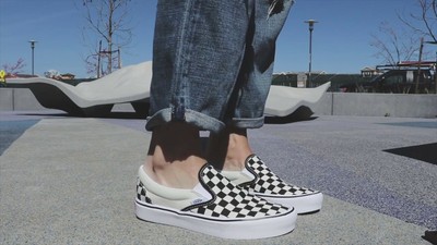 vans slip on style men