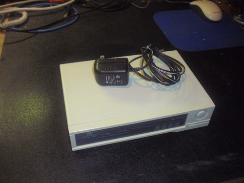 VGA Separator VS-104 Video/Monitor 1 Input to 4 Output Splitter
