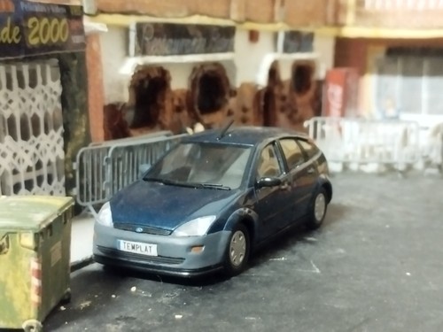 Ford Focus CLX mk1 1999 - IXO Salvat - 1/43 modificado efecto reparado - Imagen 3 de 11