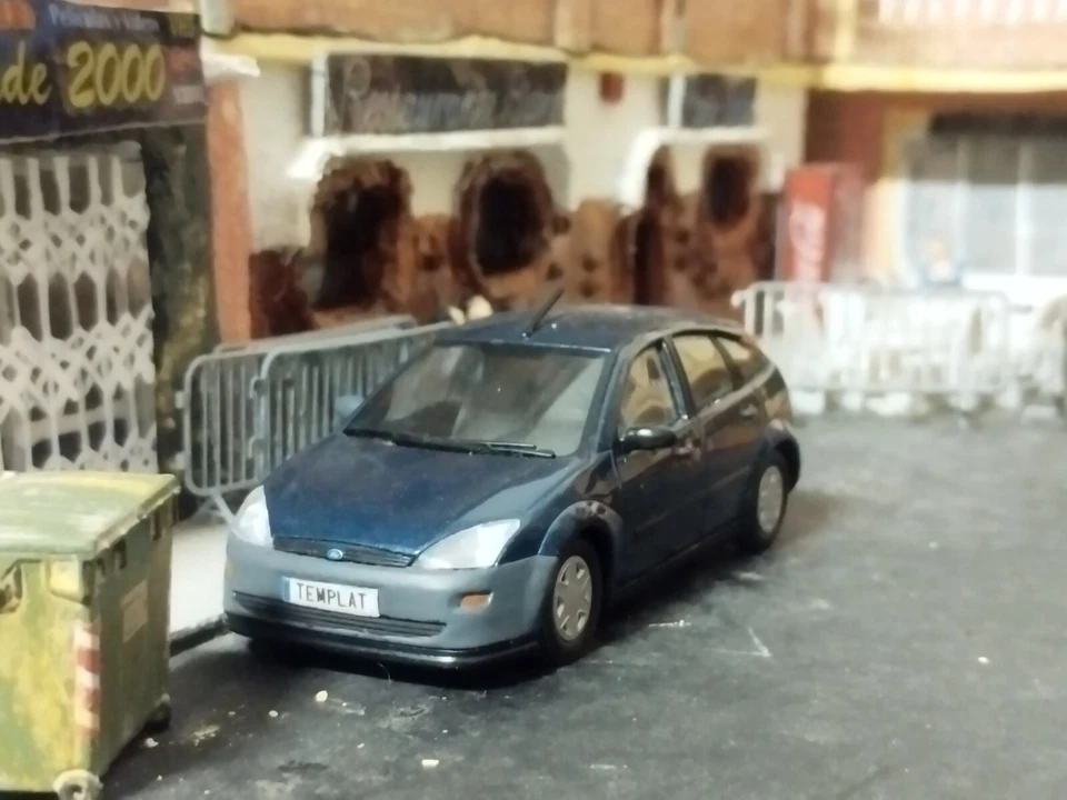 Ford Focus CLX mk1 1999 - IXO Salvat - 1/43 modificado efecto reparado - Imagen 3 de 4