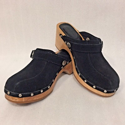 simple brand clogs