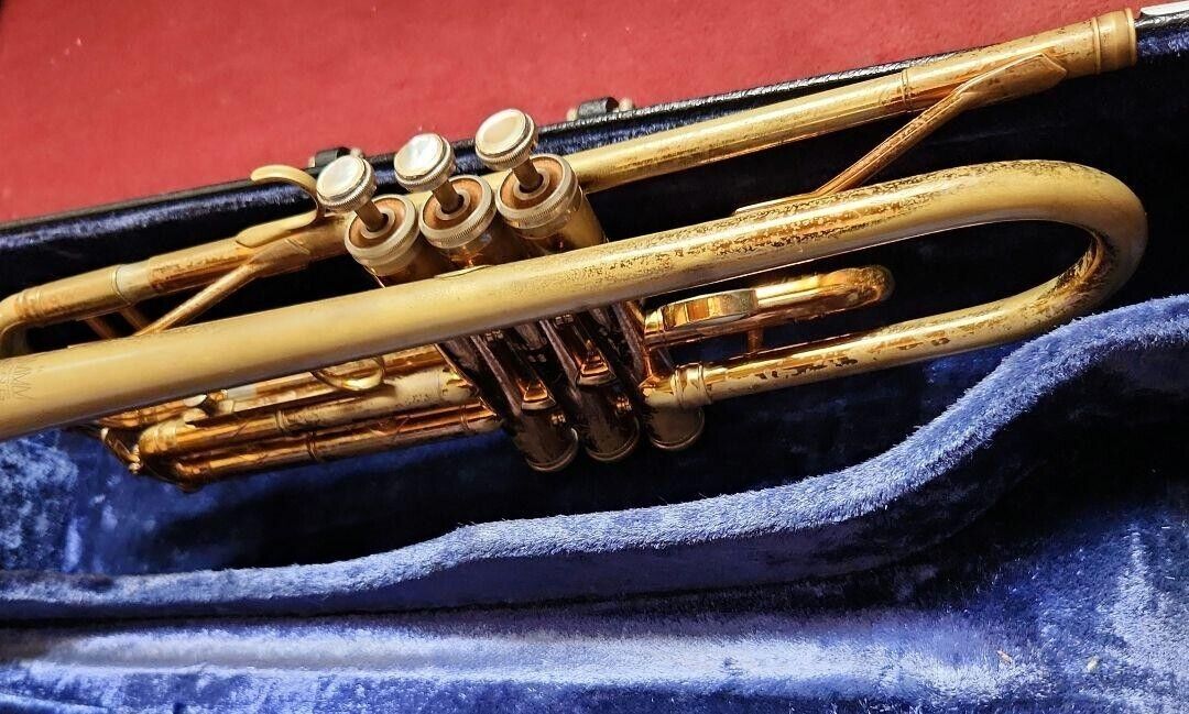 King Super20 Vintage Trumpet ML Bore With Case Used From King Super20 Vintage Trumpet ML Bore With Case Used From