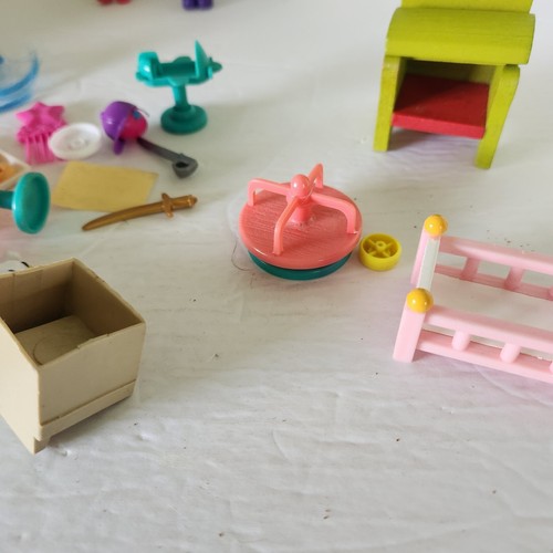 Shopkins Happy Places Lot of Furniture Accessories and 2 Mini Dolls - Picture 5 of 8