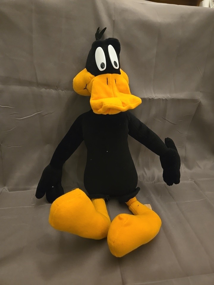 Daffy Duck Looney Tunes 2002 Nanco 15 in Plush.