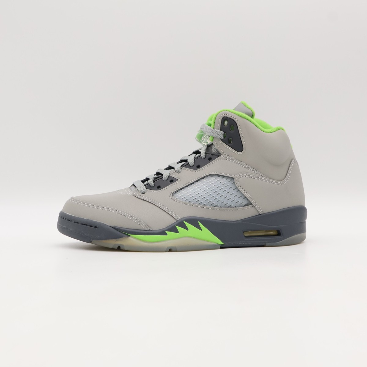 シューズ(男性用) NIKE AIR JORDAN 5 RETRO REFLECTIVEsilver JORDAN Air 5 Retro DD0587 110 - Shiekh