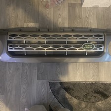 Land Rover Discovery 4 Front Grille 2010 Zermat Silver L 319 ￼