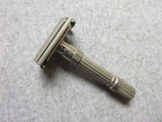 vintage Gillette F 2 adjustable safety razor