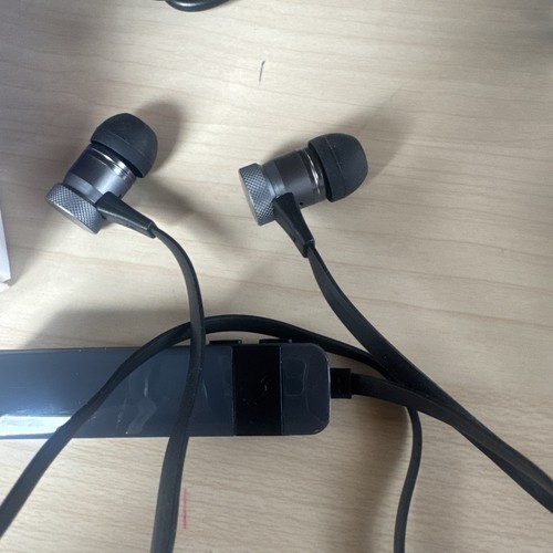 Verbatim Bluetooth Stereo Earphones With Microphone! Unused! - Photo 2 sur 2