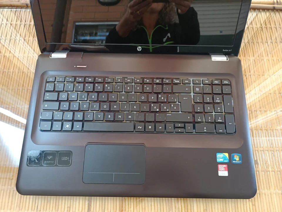 Computer HP Pavilion DV7 17” Laptop Si Accende Leggi La Descrizione. - Immagine 3 di 4