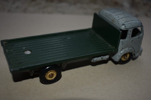 Dinky (France) #33 Simca Flatbed Truck 1950s Good - Picture 2 of 3