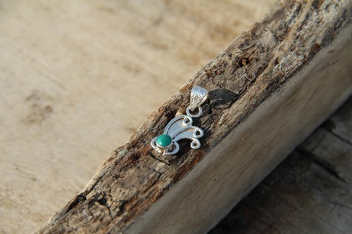 Beautiful Solid 925 Sterling Silver Malachite Round Shape Handmade Pendant - Picture 3 of 4