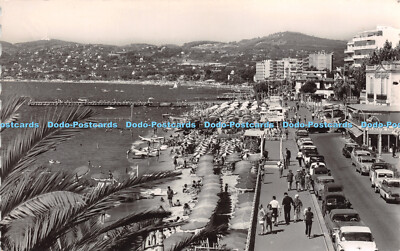 R237617 Cote D Azur Juan les Pins La promenade et les plages S E P T Bd Gorbella