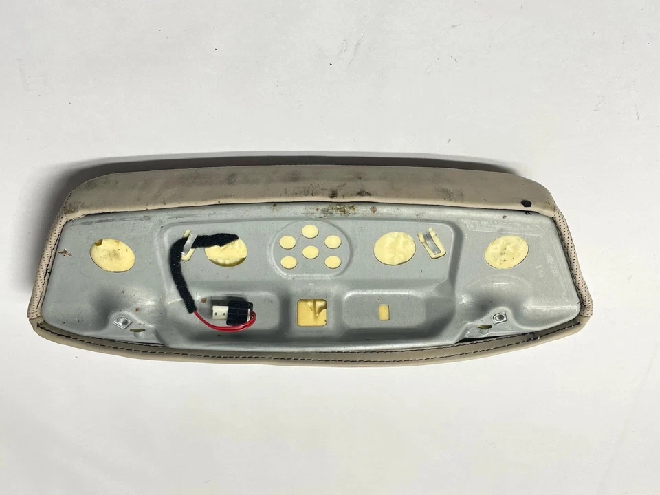 10-16 宝马 535i 550i F10 前左/右侧螺栓大腿支撑垫 Oem — 第 3/4 张图片