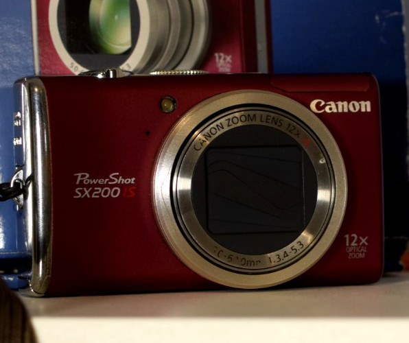 [NEAR MINT] Canon PowerShot SX200 IS Digital Camera Black 12.1MP boxed