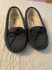 Minnetonka Slip-on w/fur Size 7m - 4050 Dark Grey