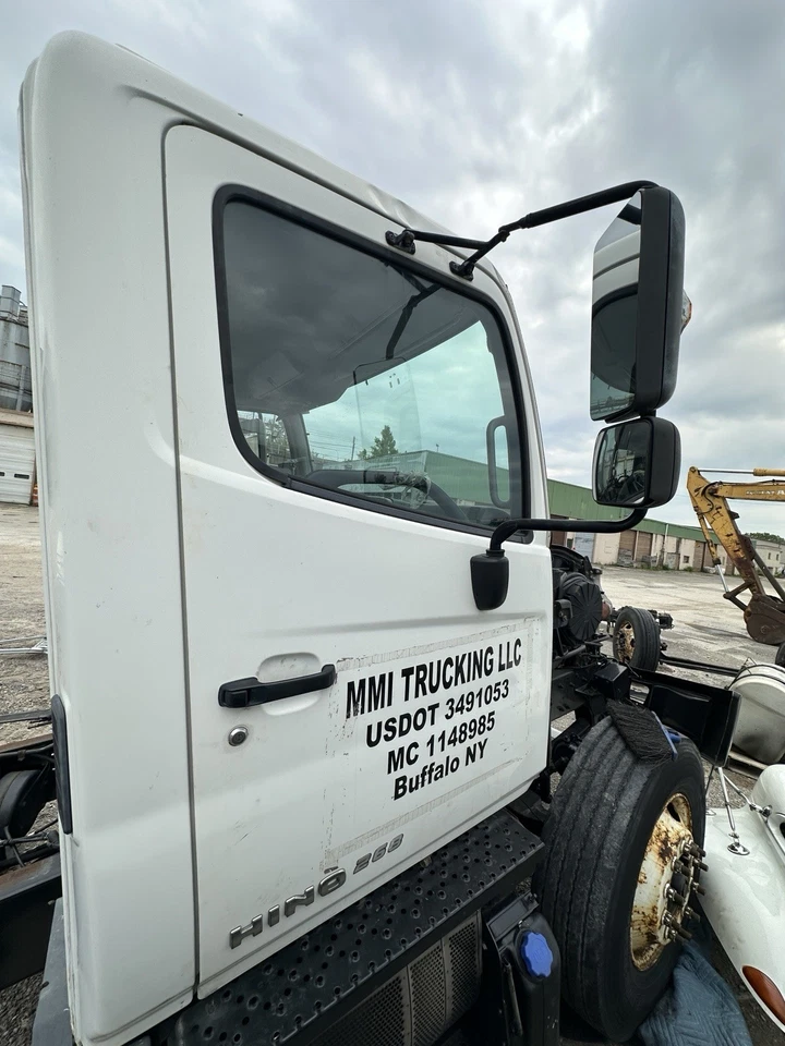 ПЕРЕДНЯЯ ДВЕРЬ В СБОРЕ HINO 268 2573828 — правая - Изображение 2 из 3