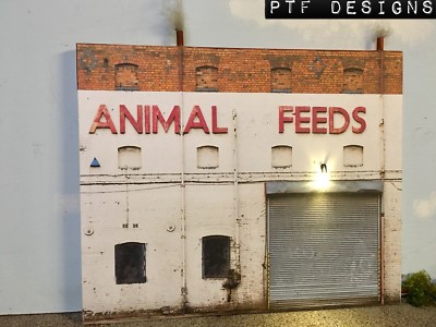 * O Scale Scratch Built ''ANIMAL FEEDS'' Building Front/Flat w LED, MTH Lionel *