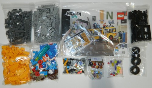 LEG 70423 PARANORMAL INCERCEPT BUS *All Minfigs* Booklets Stickers 100% Complete - Picture 2 of 6