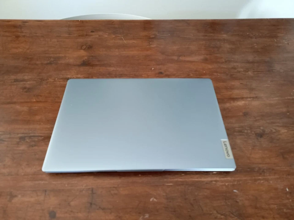 LENOVO IdeaPad Slim 3, 15,6 ", processore AMD Ryzen 5 7520U, 16 GB, 512 GB SSD - Immagine 3 di 4