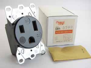 New Arrow Hart 5709 Welder Outlet 2 Pole 3 Wire 250 Vac 50 Amp Flush New Arrow Hart 5709 Welder Outlet 2 Pole 3 Wire 250 Vac 50 Amp Flush Receptacle Ebay